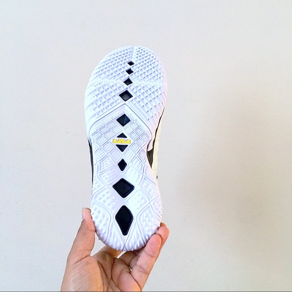 Nike LeBron 18 Basketball Shoes - Picture 7 of 7